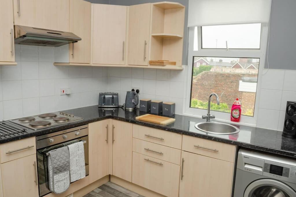 Peaceful & Spacious Family Home In Eastbourne! Dış mekan fotoğraf